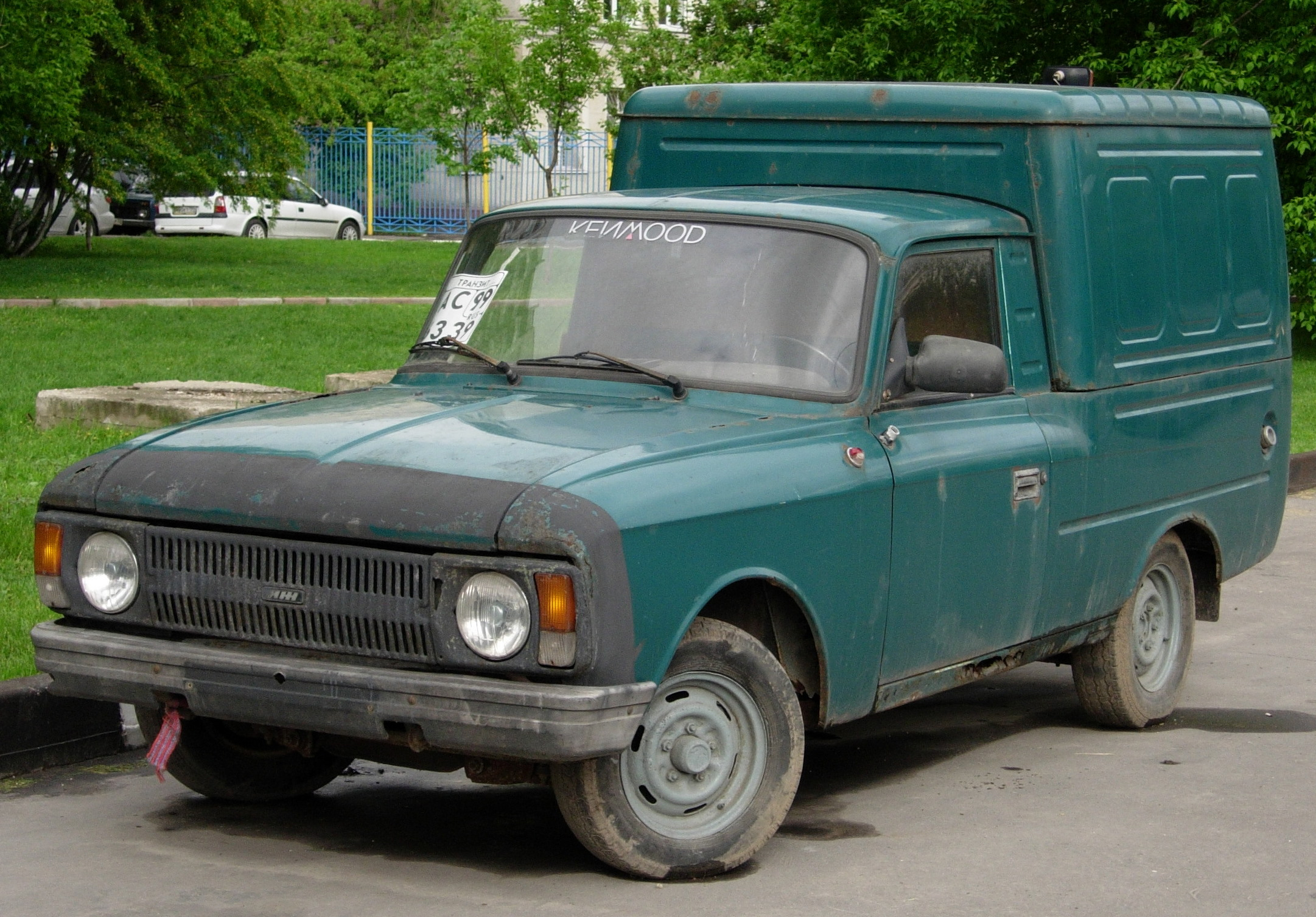 Автомобиль ИЖ 2715